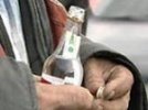 Полторы тысячи человек отравились алкоголем на Урале