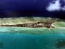 Президент тонущего государства решил переселить свой народ на Фиджи