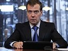 Оппозиции не дали "улучшить" реформу Медведева: России грозит "политический бардак"