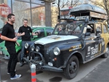 Трое британцев совершили кругосветное путешествие на такси, проехав 69,5 тысячи км