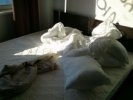 Студенты сняли на ФОТО общежитие после саммита АТЭС: кругом следы постельных утех и возлияний