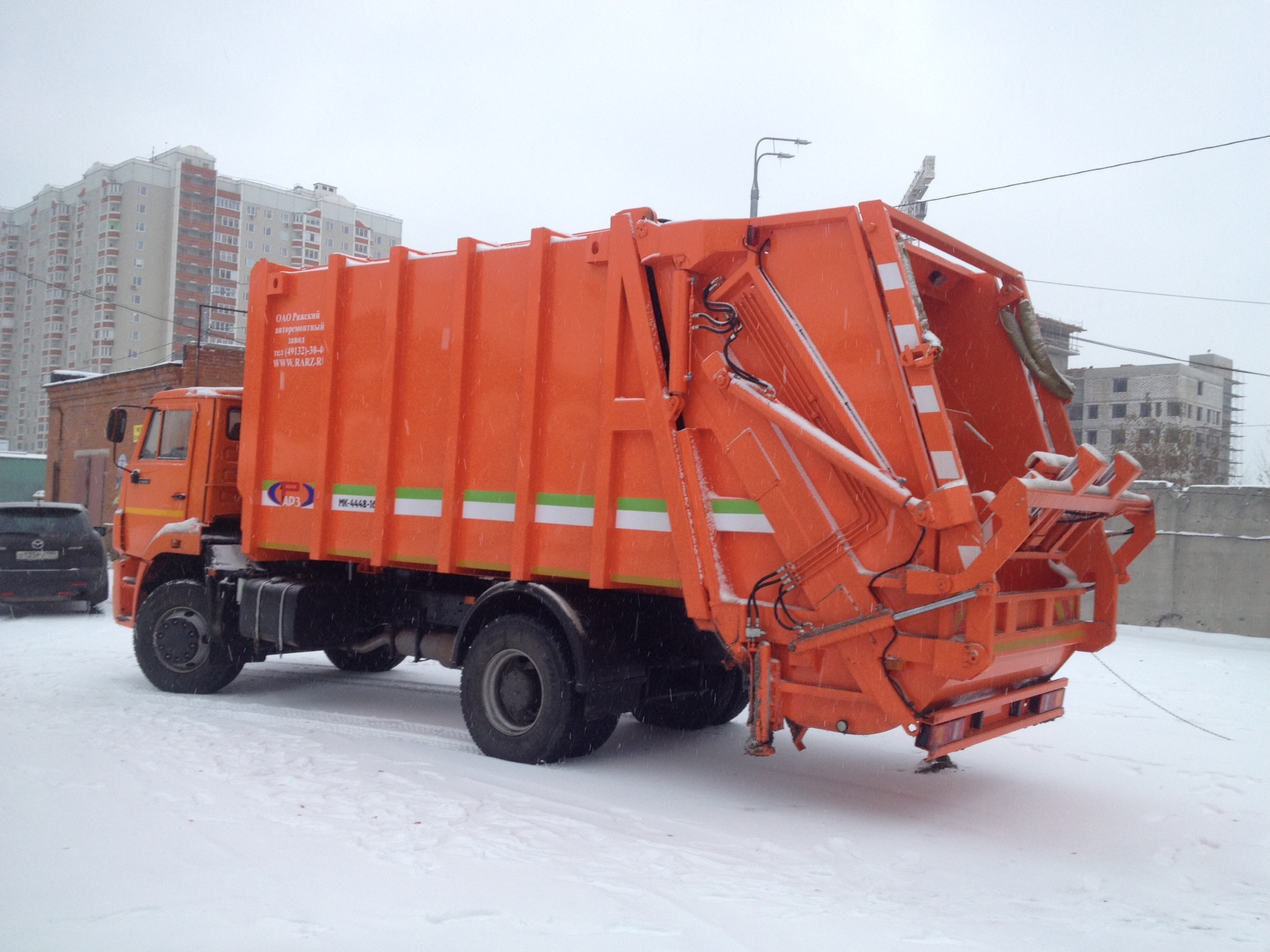 «Спецавтобаза» закупила новые мусоровозы для Екатеринбурга