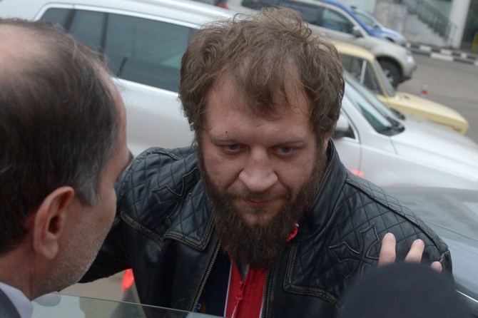 Александр Емельяненко доставлен в полицейский участок