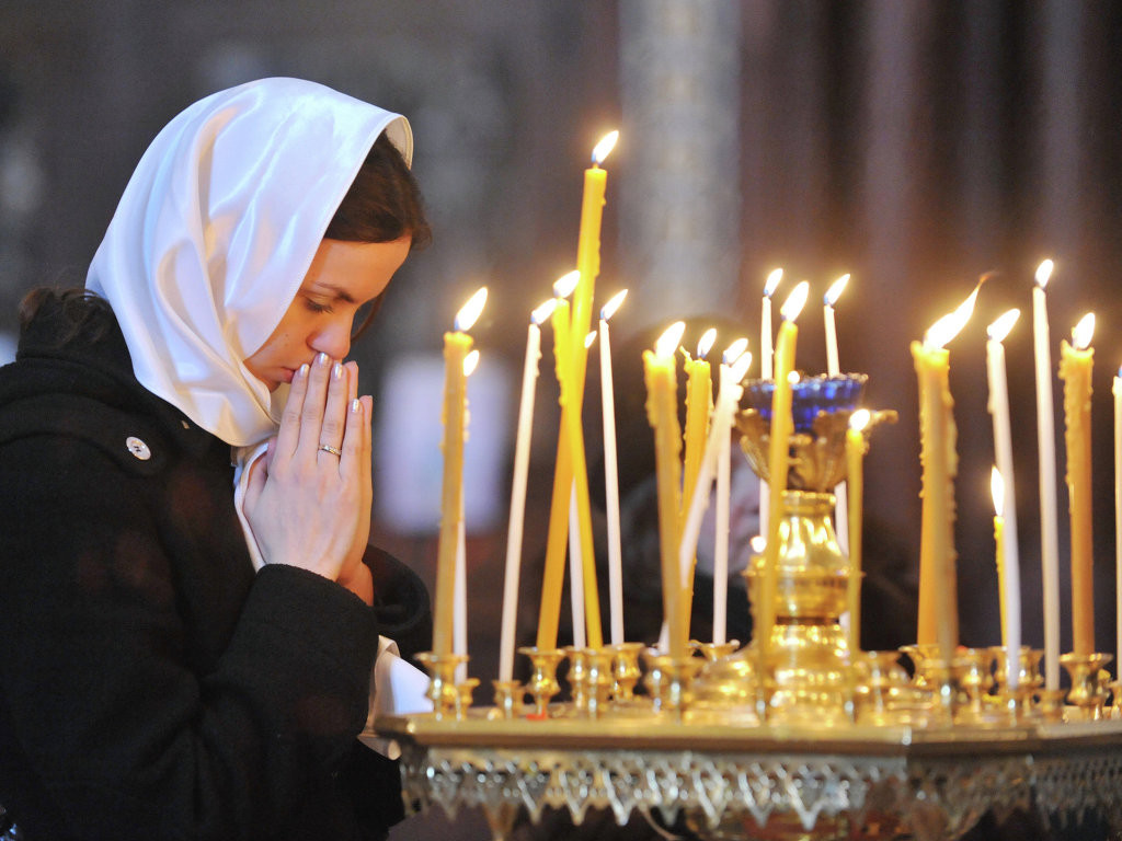 Православные верующие встречают Прощеное воскресенье