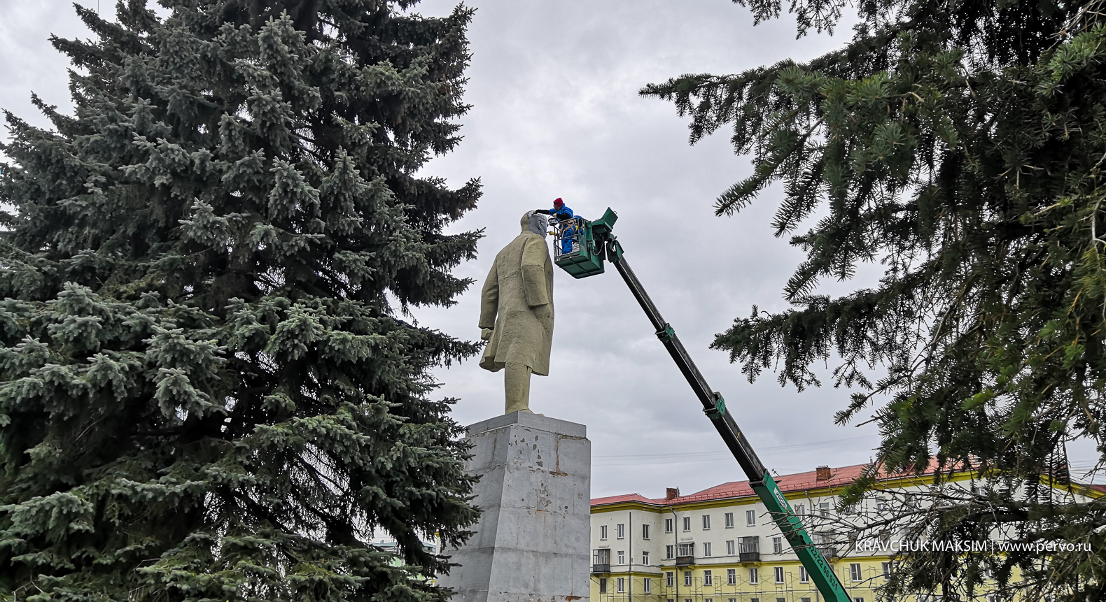 В день рождения Ленина решено обновить памятник вождю