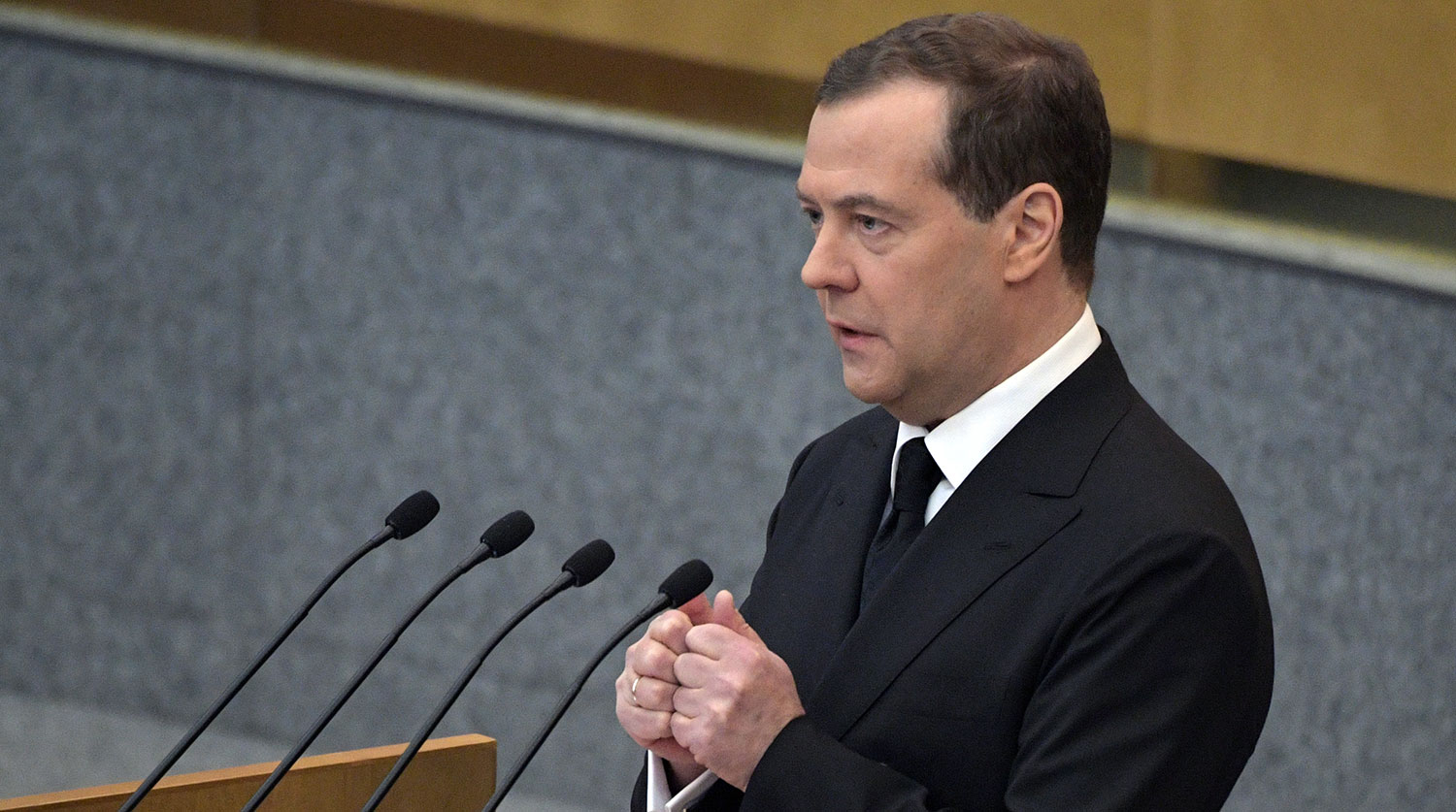 Медведев поручил за неделю найти виновных в российской «грязной» нефти