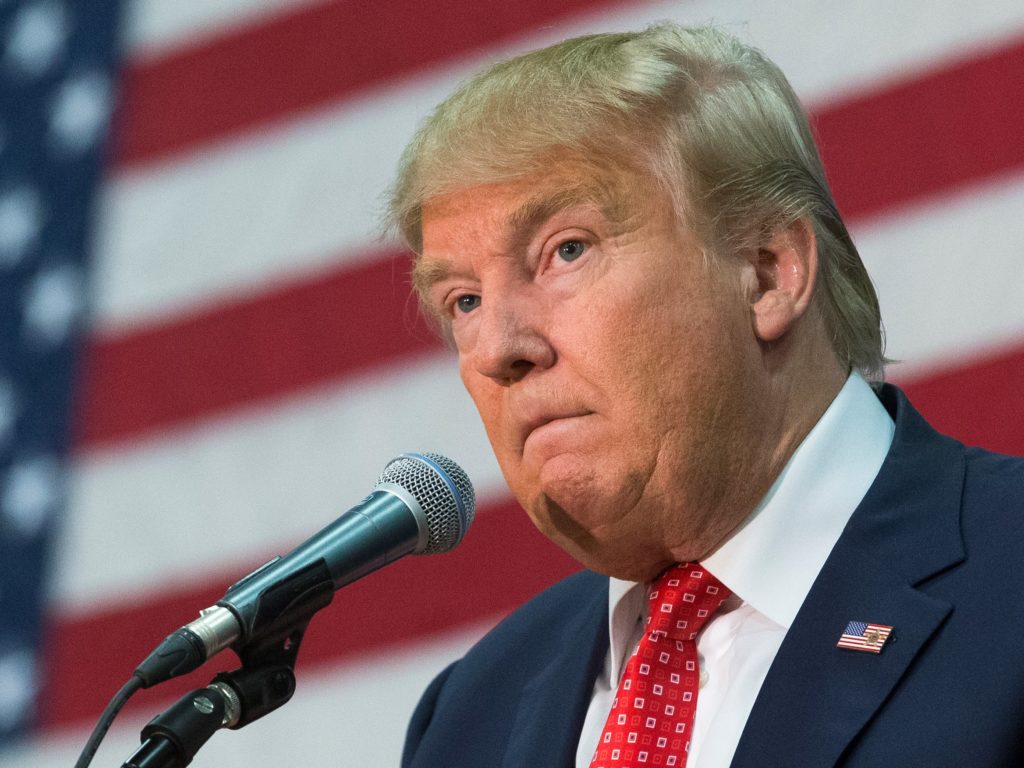 Reuters: рейтинг Трампа упал до рекордного уровня