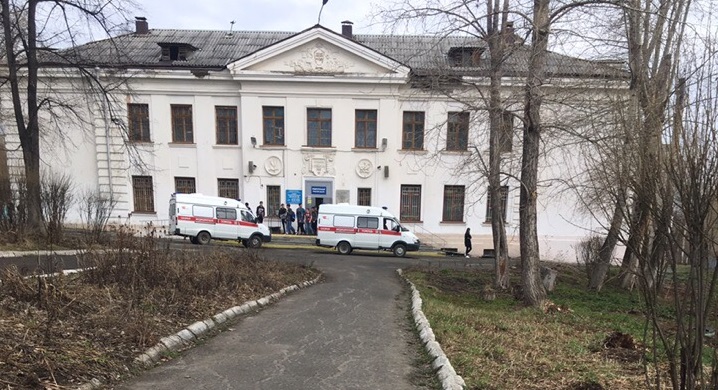 Две школьницы из Первоуральска покурили «некое вещество» и попали в больницу