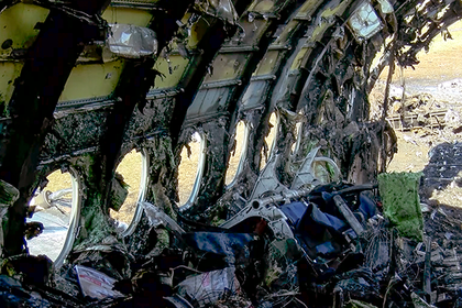 Из хвоста сгоревшего SSJ-100 спаслись только два пассажира