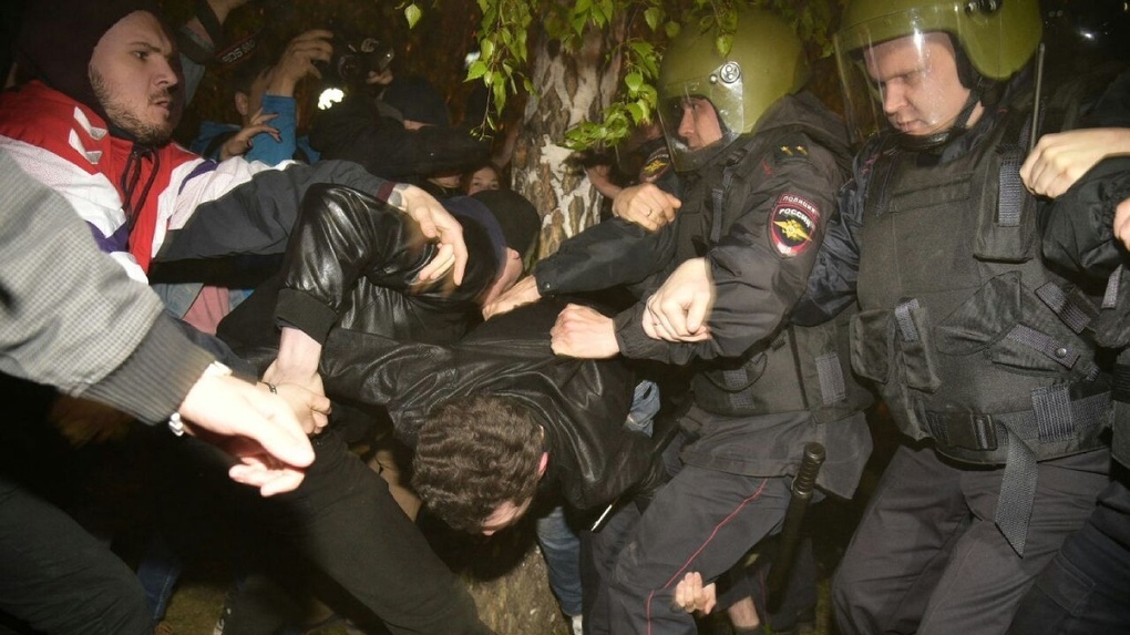 Власть приступила к подавлению протестов в Екатеринбурге