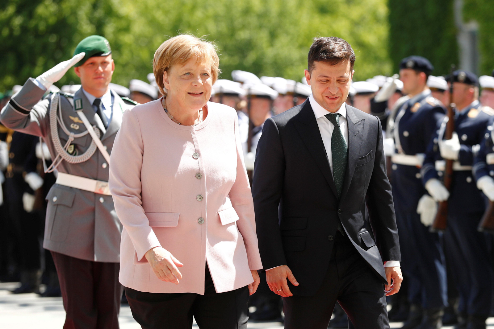 Меркель анонсировала первые переговоры России с Украиной при Зеленском