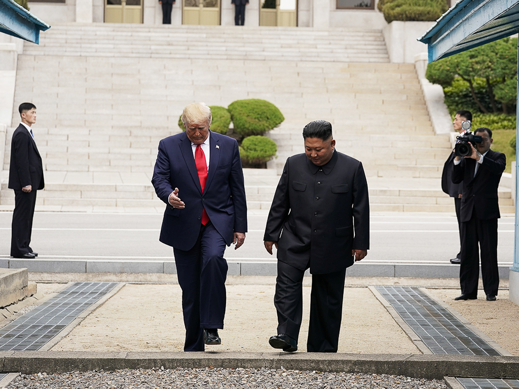 Песков оценил «историческую» встречу Трампа и Ким Чен Ына