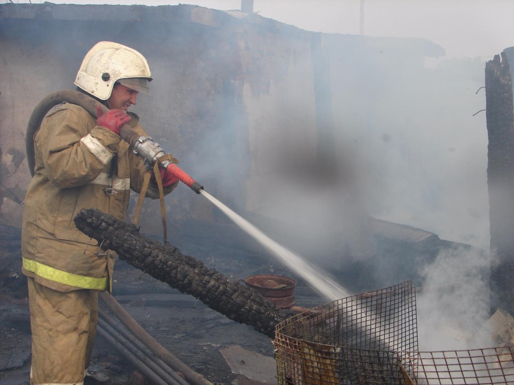 На улице Кузнецова сгорел жилой дом площадью 200 кв. метров