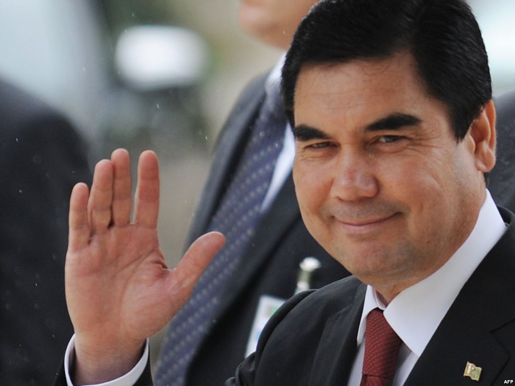 Граждан Туркмении начали задерживать за разговоры о смерти президента