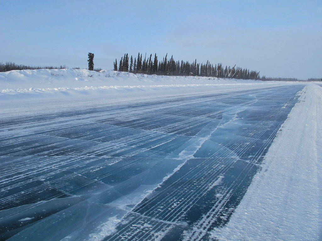 Дороги из снега и льда появятся в России