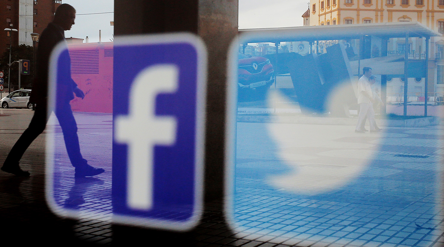 В Роскомнадзоре ждут законопроект о больших штрафах для Facebook и Twitter